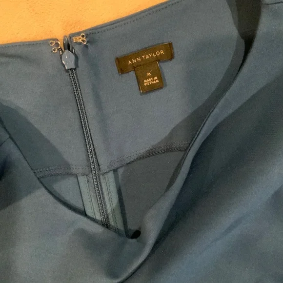 Ann Taylor Blue M Sheath Dress Classic Normcore Scandi Girl Essential Quality - Picture 4 of 10